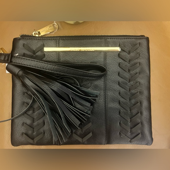 Steve Madden Black wristlet with Tassel - Picture 4 of 5